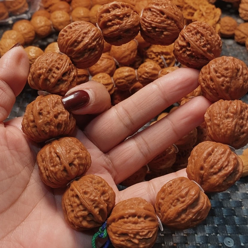 【闪购商品】文玩核桃吊坠阿*树王