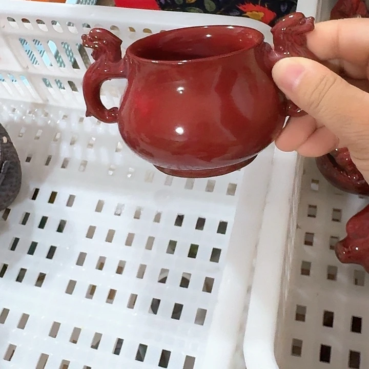 主人杯一个，瓷。品茗