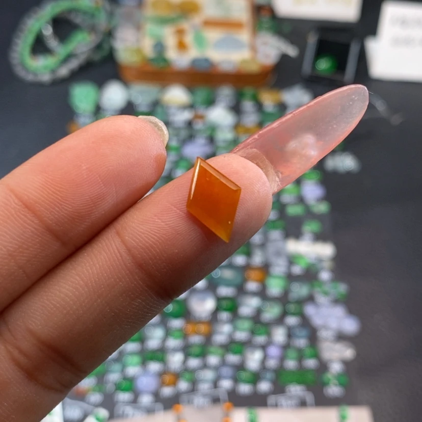 【闪购商品】翡翠挂件未镶嵌菱形