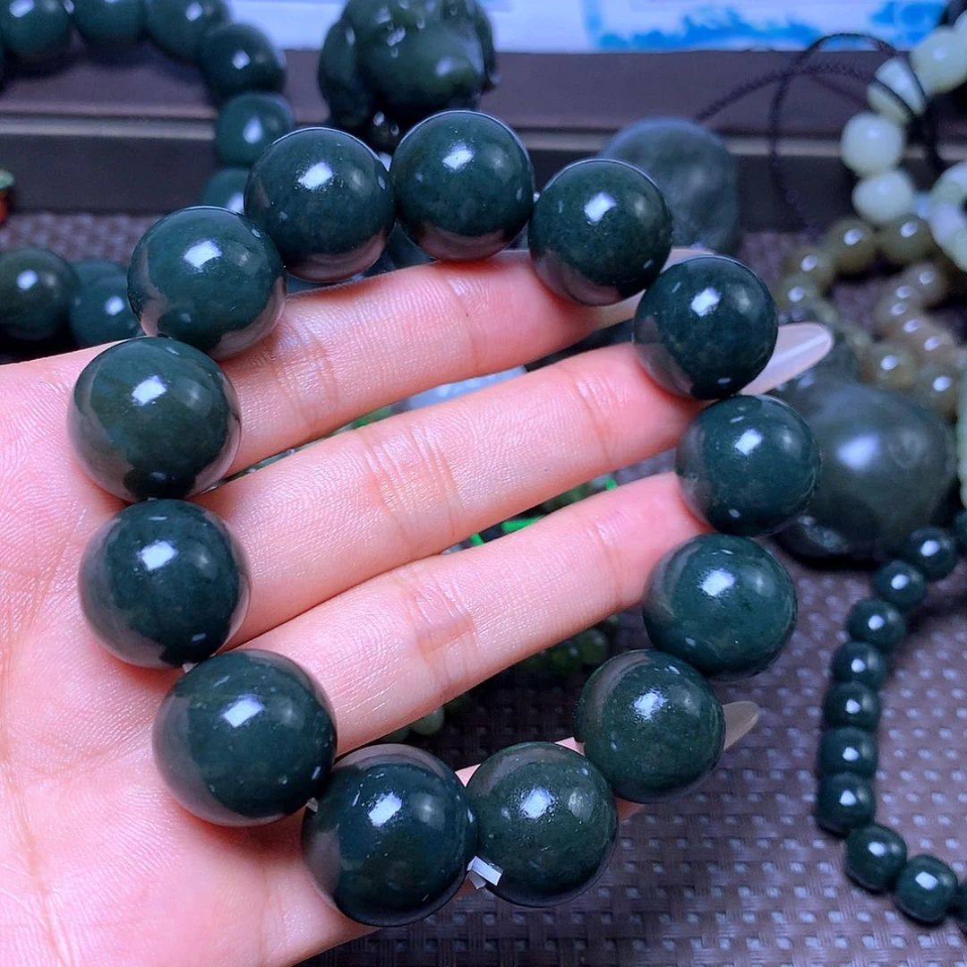 时***样未镶嵌手串和田玉卡18