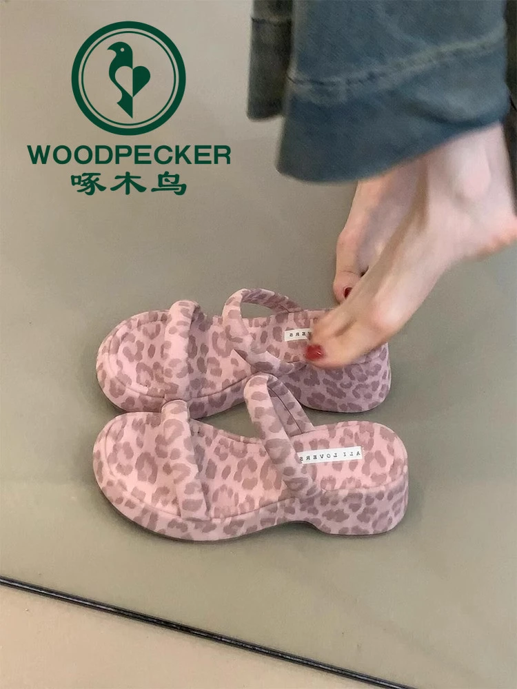 啄木鸟粉豹厚底罗马凉鞋女款2025新款夏季外穿一字带露趾沙滩拖鞋