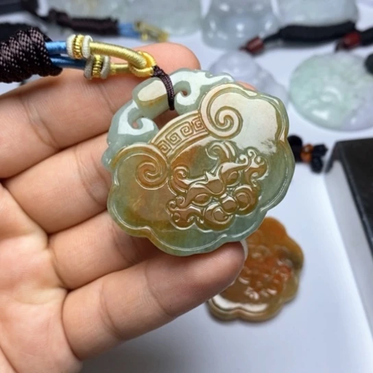 颈饰未镶嵌翡翠黑****A翡翠