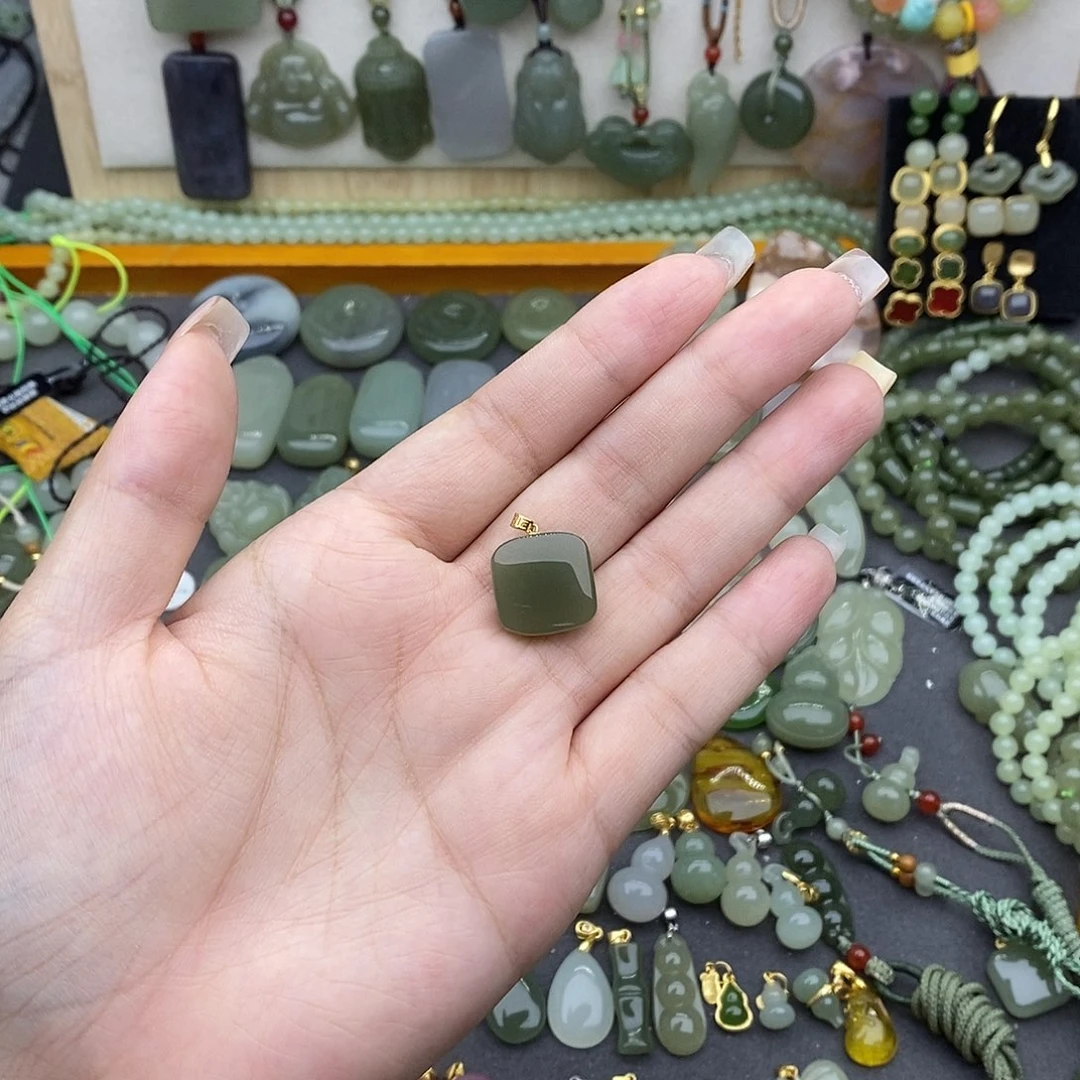 和田玉18K金镶嵌吊坠(不含链)
