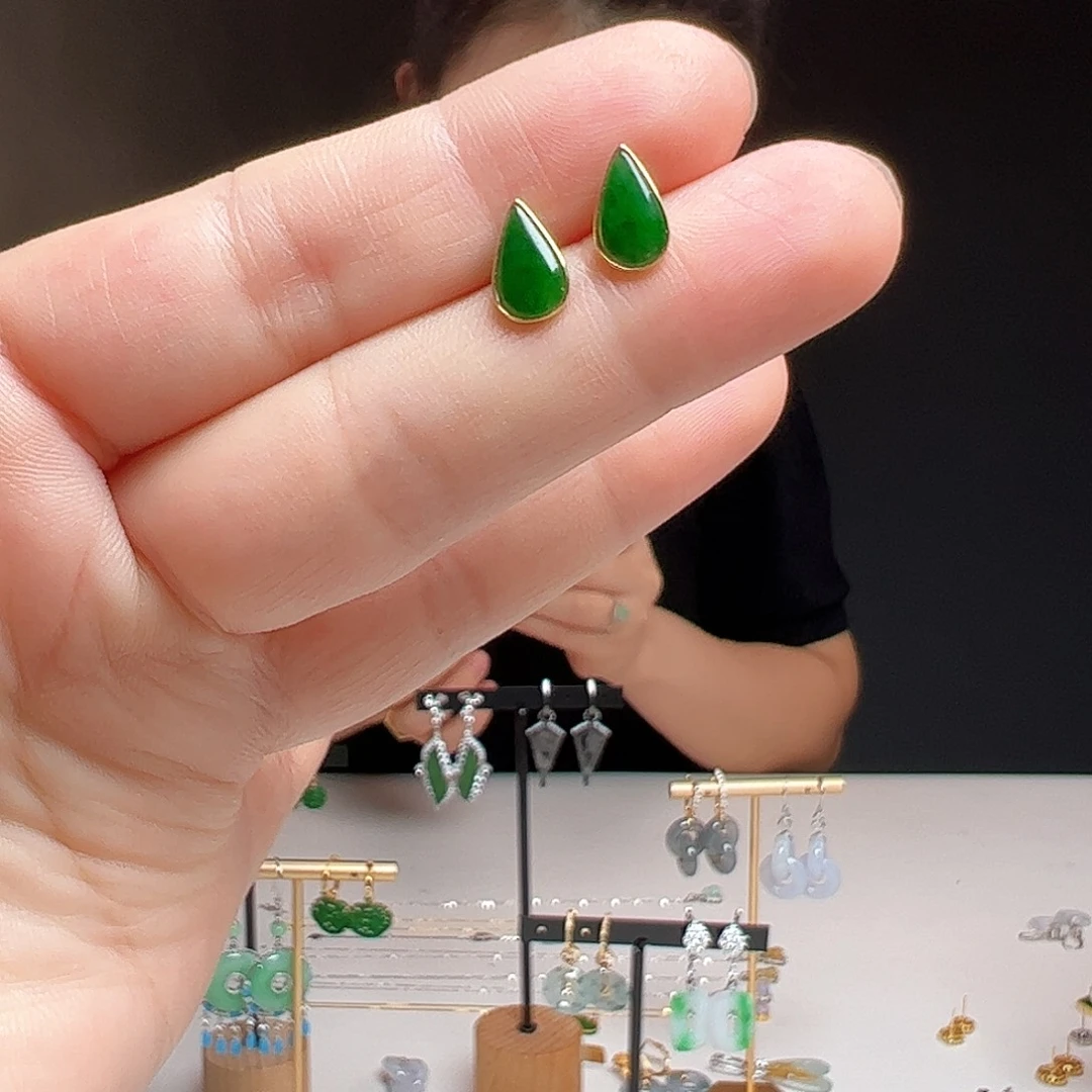 18K金镶嵌翡翠耳饰天然翡翠
