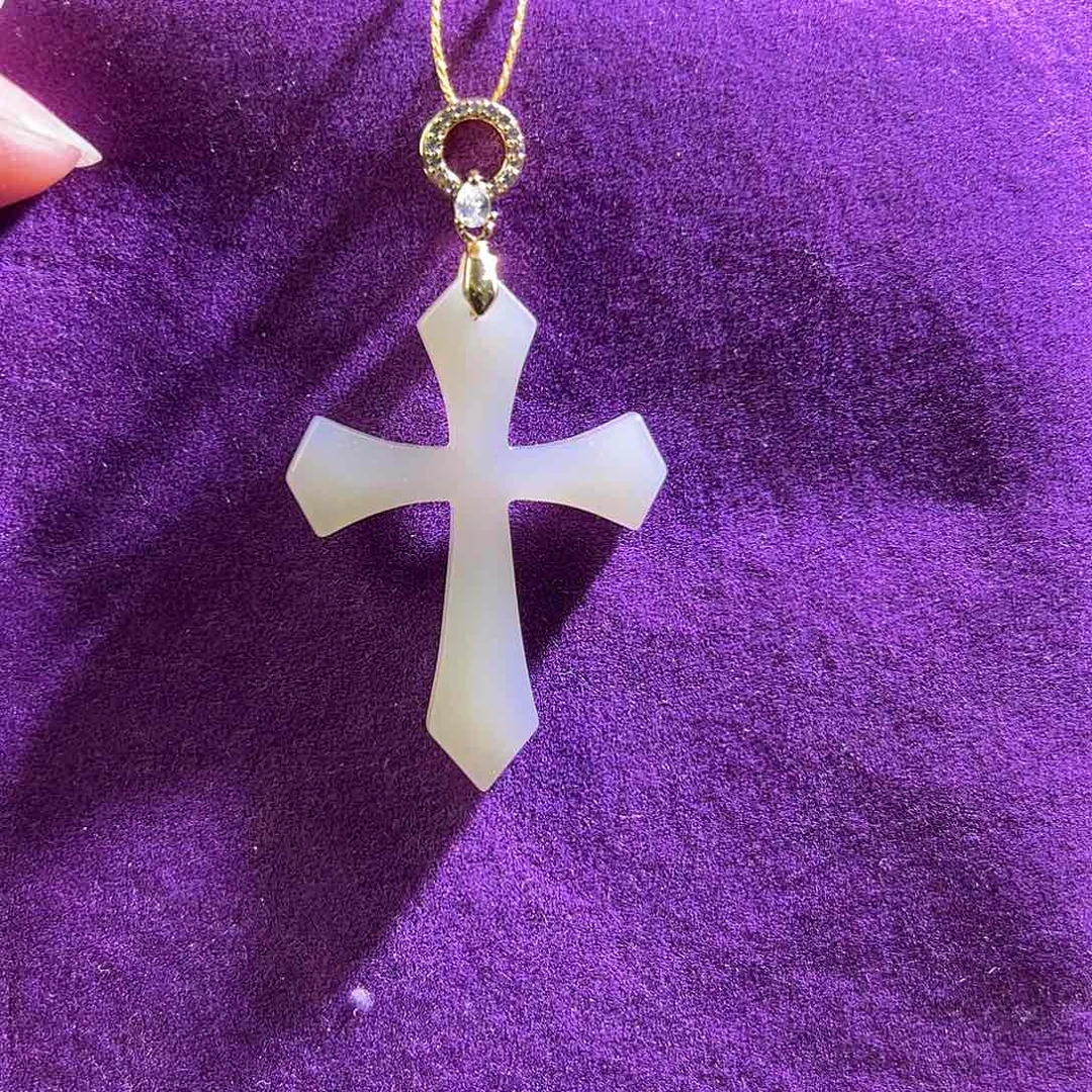 和田玉未镶嵌颈饰余****?