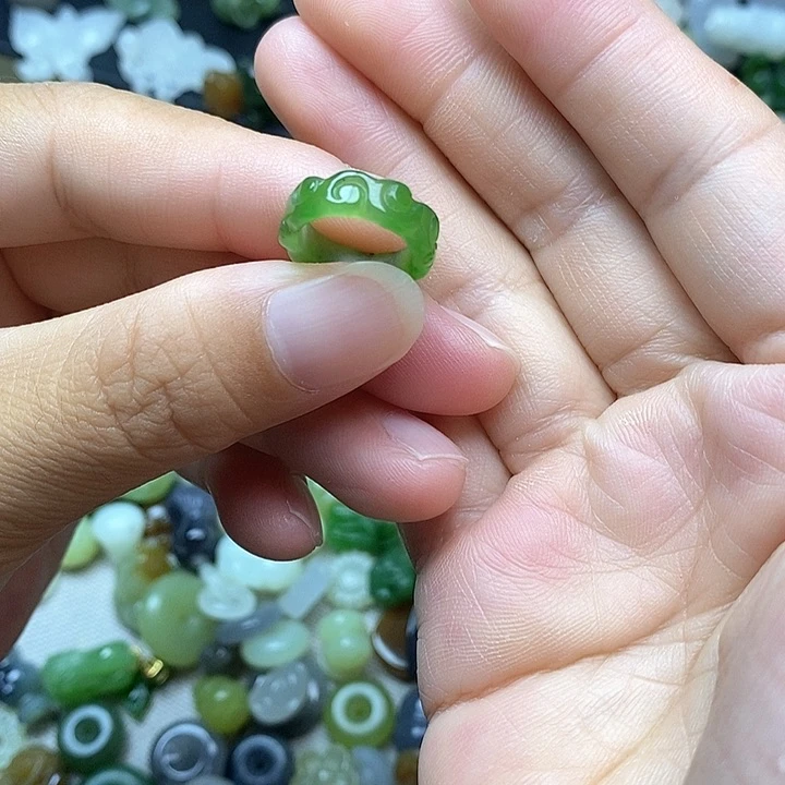 未镶嵌和田玉挂件