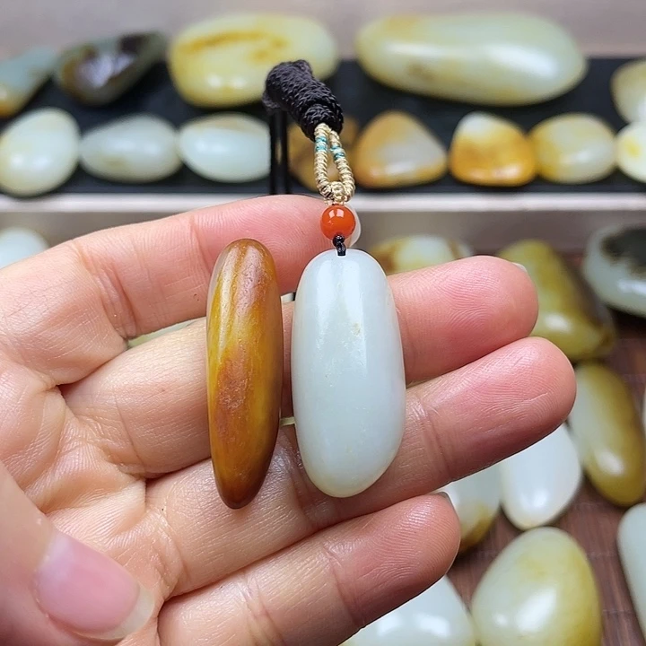 温***狼和田玉未镶嵌颈饰