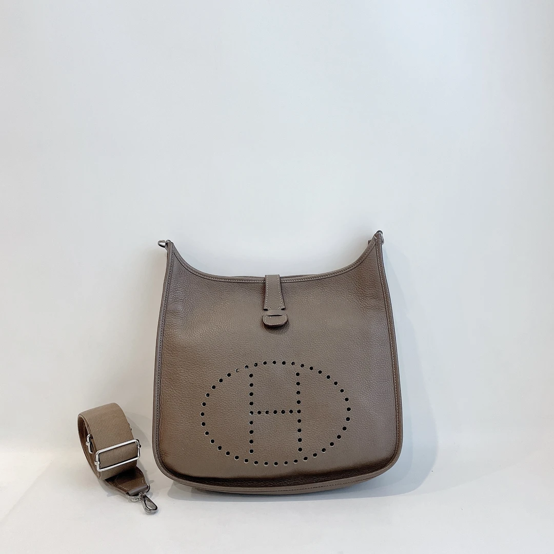 95新 Hermes/爱马仕 Evelyne29 大象灰 银扣 框M