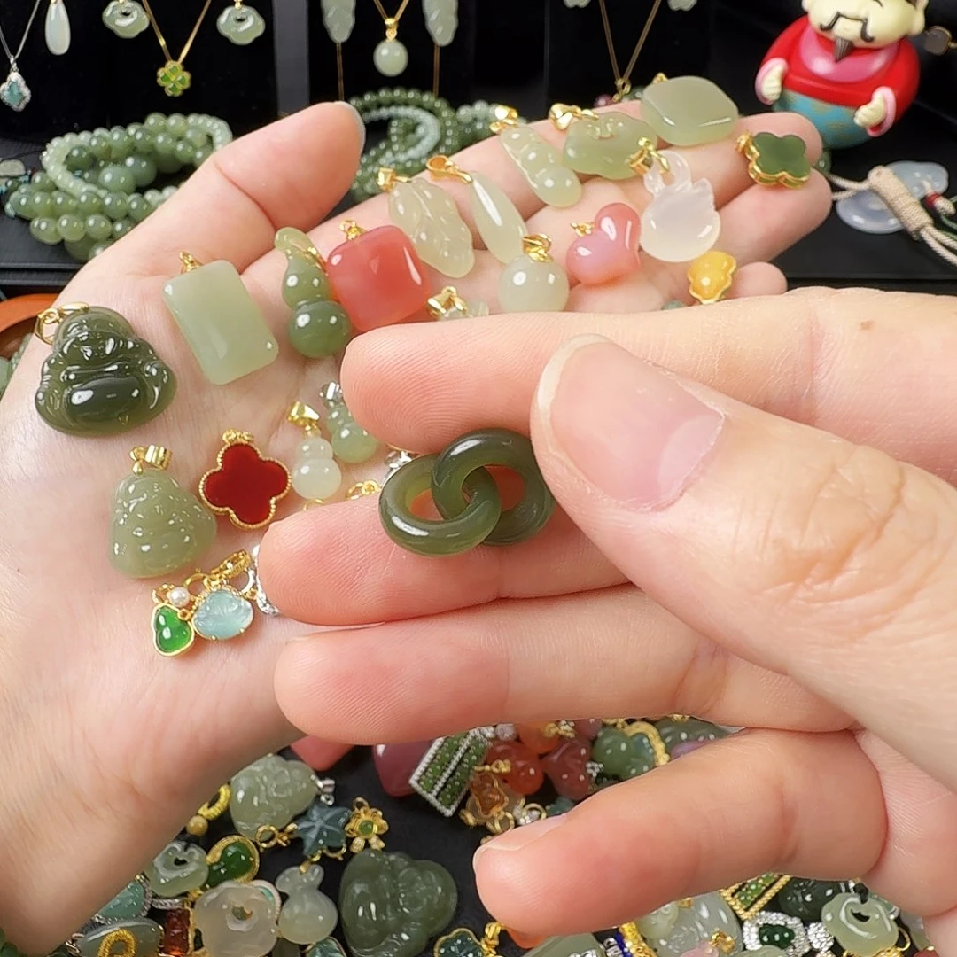 和田玉（糖玉）未镶嵌颈饰