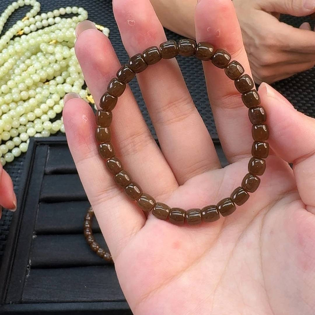 和田玉未镶嵌颈饰糖料手串卡6