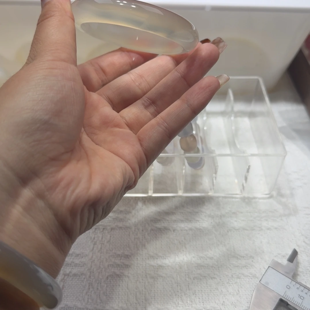 玛瑙/玉髓未镶嵌手镯54.5圈口