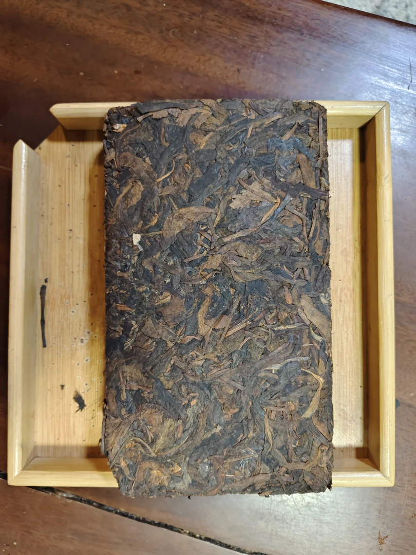 老生砖 裸砖 老生茶 1公斤重