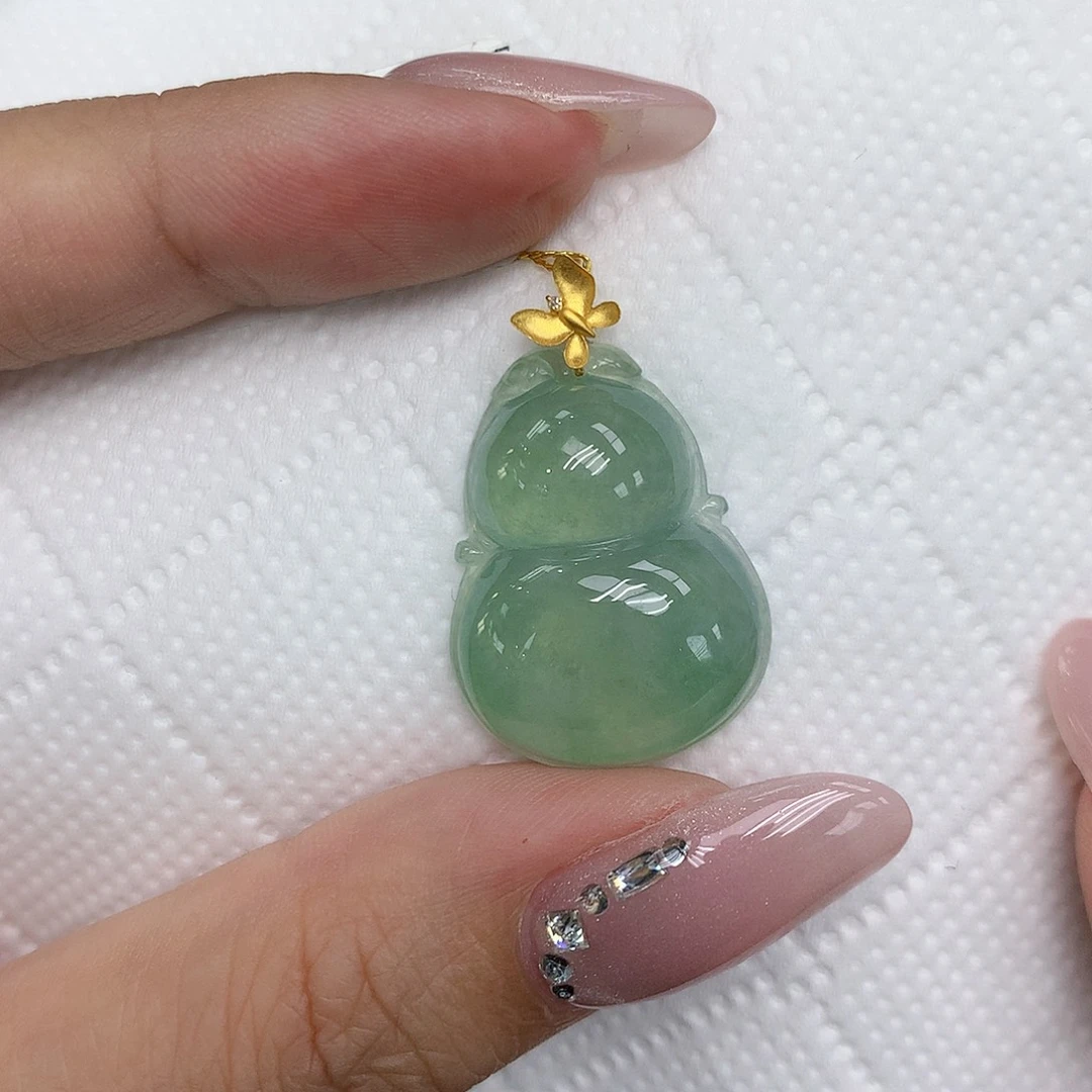 颈饰18K金镶嵌翡翠