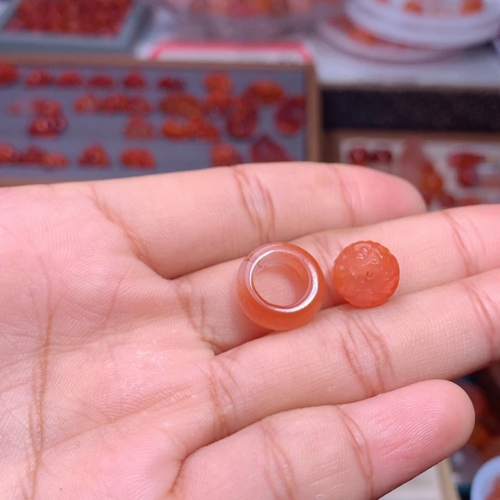 王***静南红玛瑙未镶嵌南红40