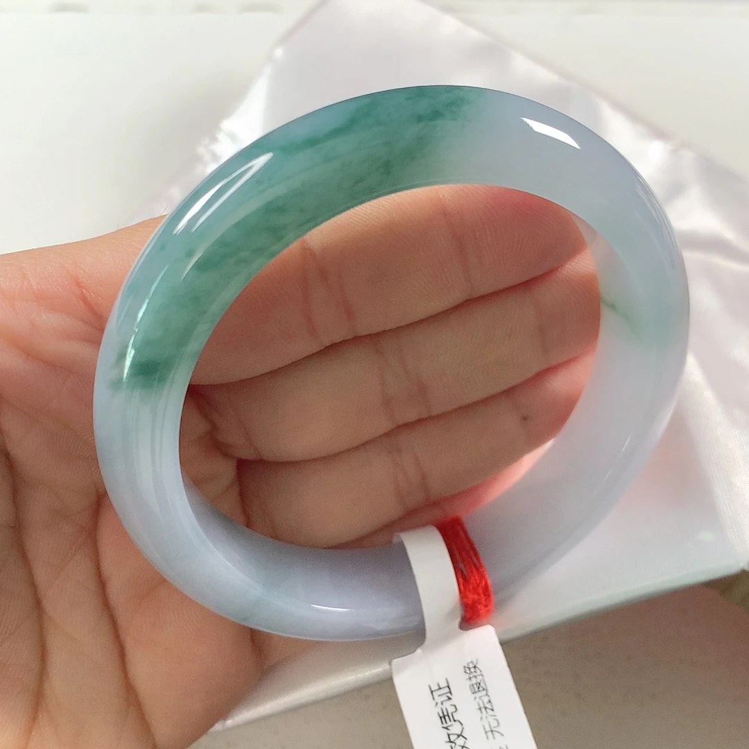 翡翠手镯未镶嵌①①⑨