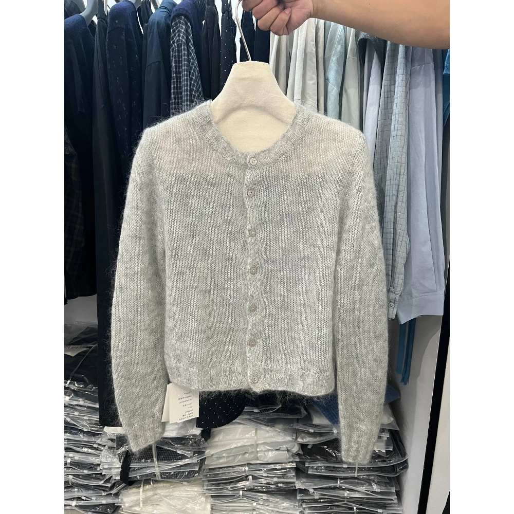 CHAO推荐！温柔软糯单排扣针织开衫女早秋冬季慵懒风显瘦百搭毛衣