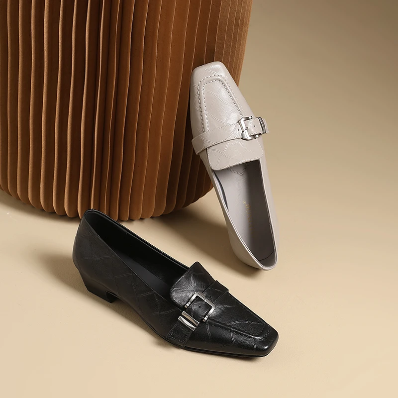 AMEINOR2025春季新款气质宽松松紧带纹理真皮舒适中口女士单鞋