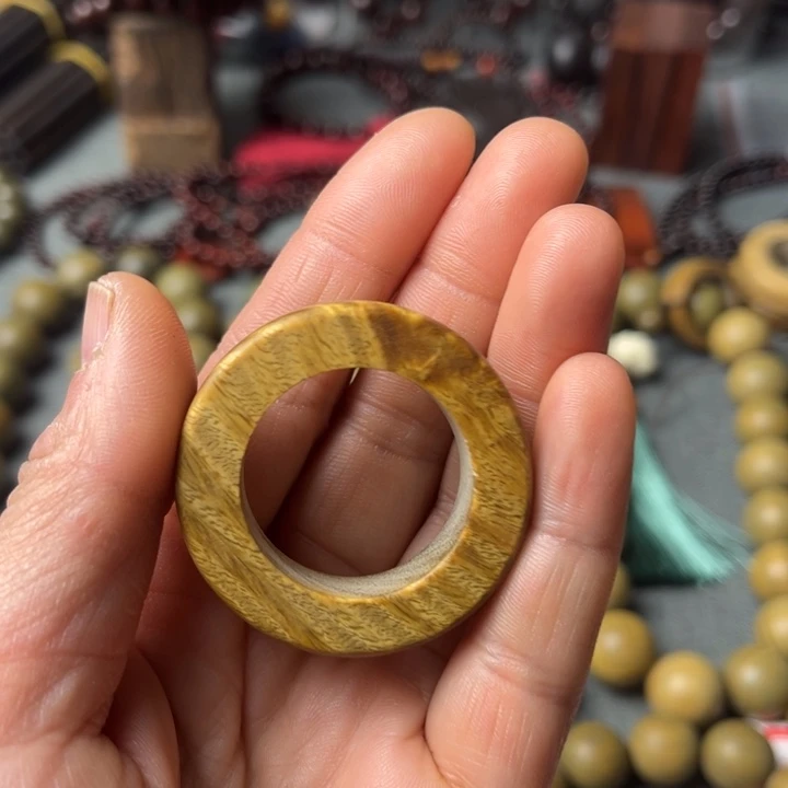 木山**月绿檀扣00000000000000000