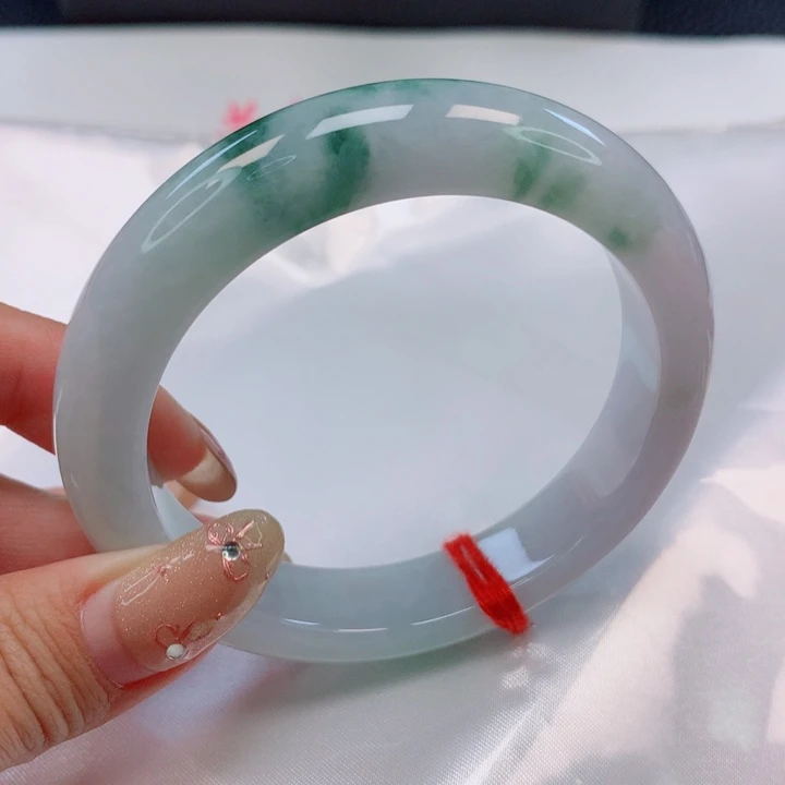 翡翠手镯未镶嵌57圈