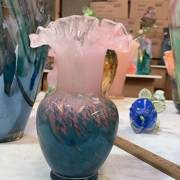 琉璃花瓶高17厘米口径5厘米