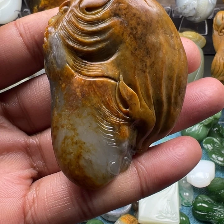 和田玉未镶嵌把件