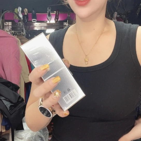 衬衫哈哈哈哈哈哈哈哈哈