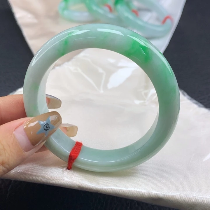 翡翠未镶嵌手镯缅甸53.6飘阳绿正圈