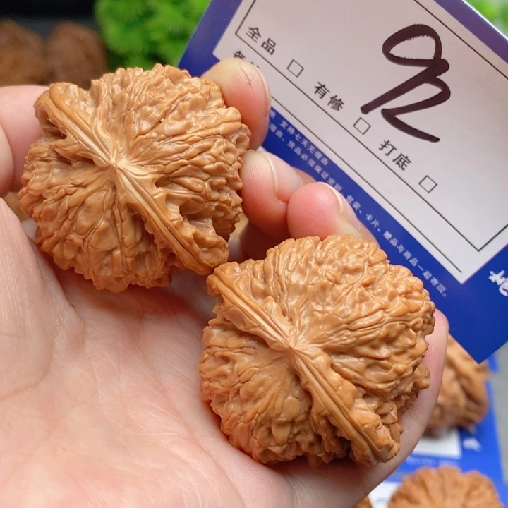桃核把件A*仔43白狮子92号牌