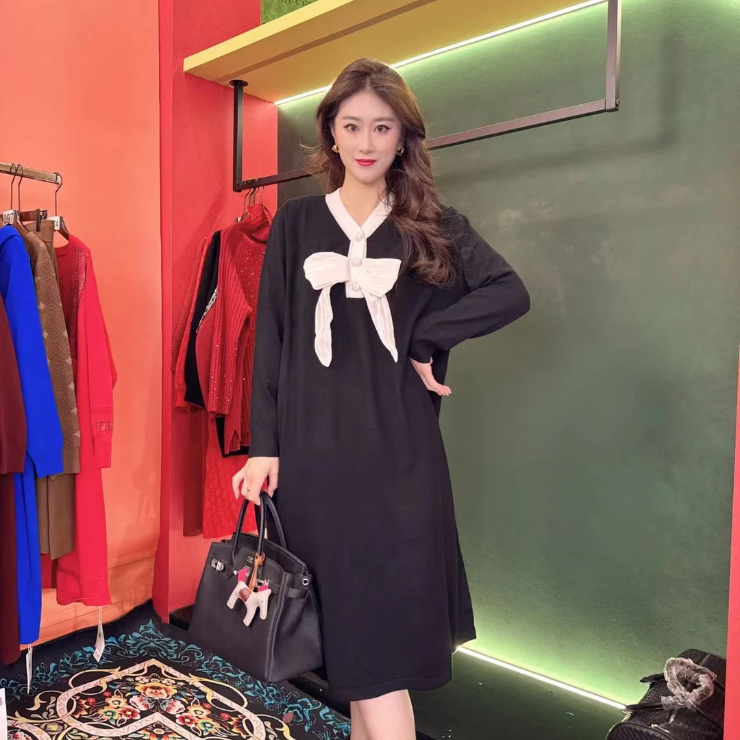 547 多宝大码气质减龄长款A字裙子秋冬季女装刺绣连衣裙女