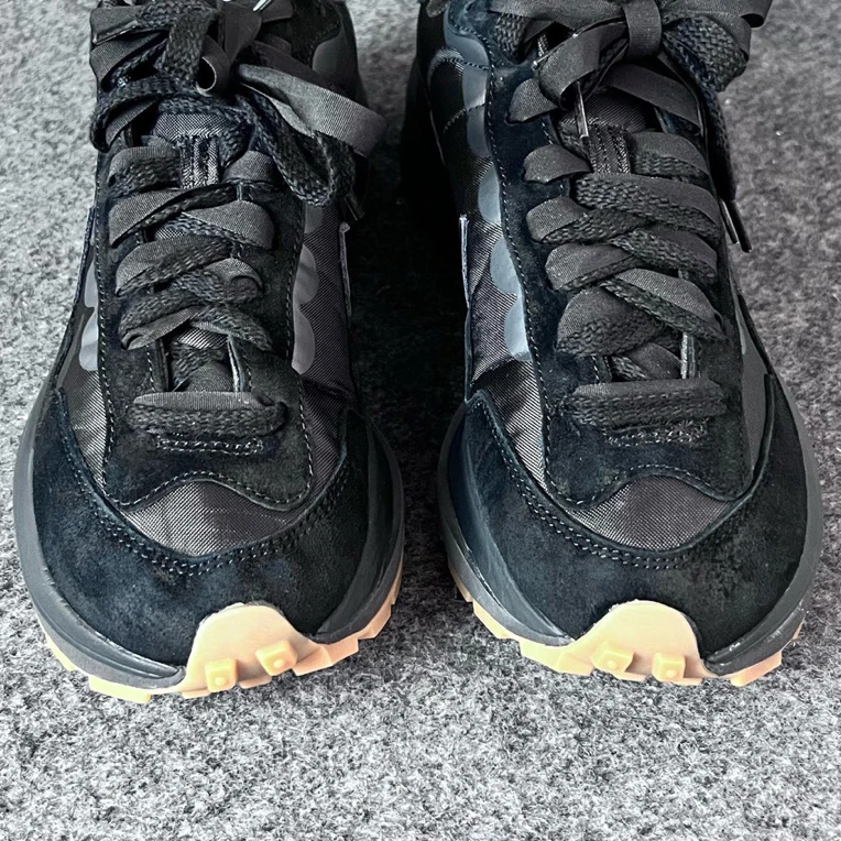 95新 LANVIN 黑生胶41码e0910鞋