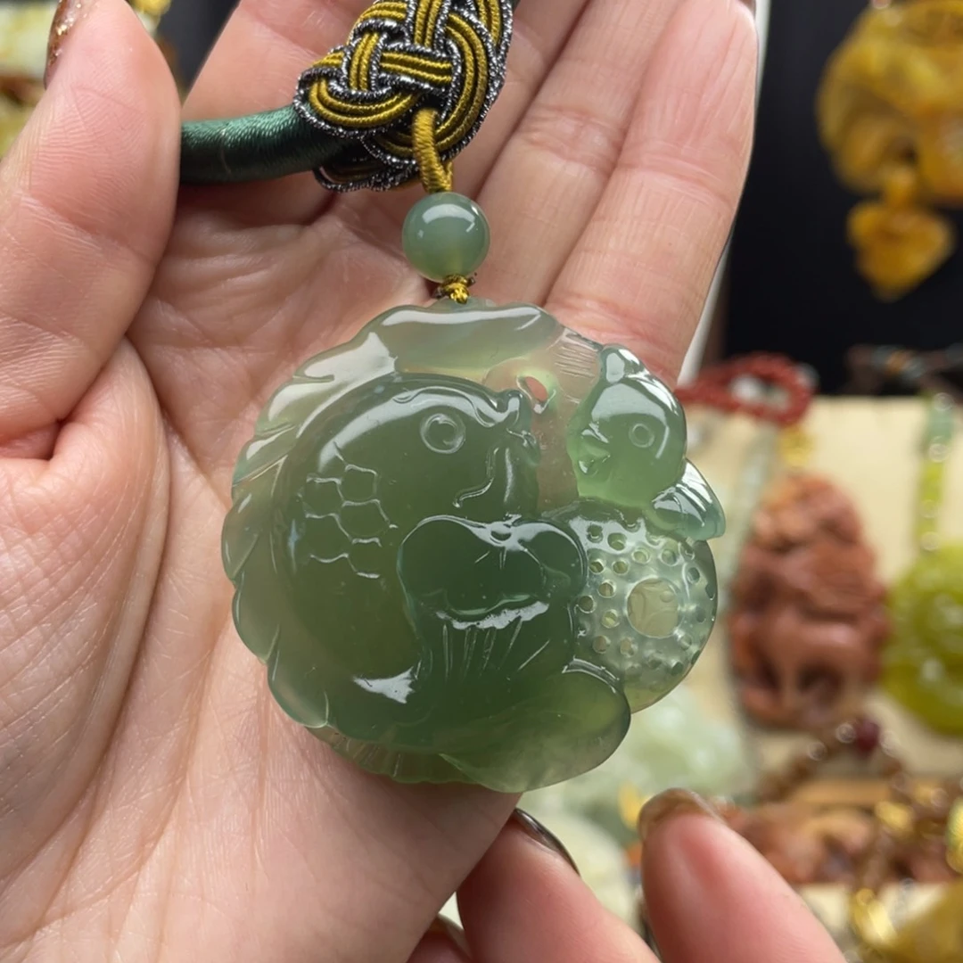 未镶嵌蛇纹石玉颈饰