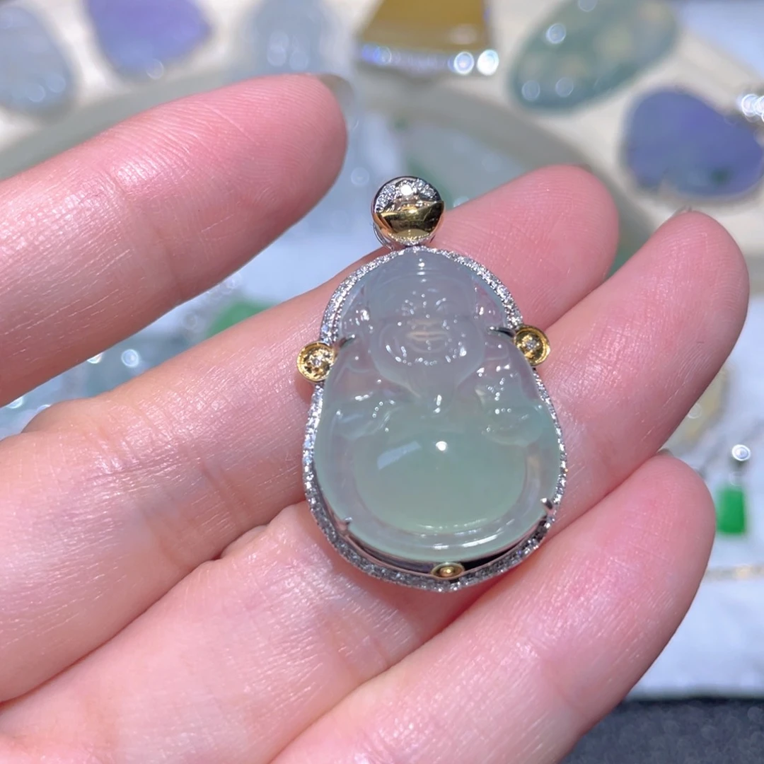 翡翠18K金镶嵌颈饰翡翠