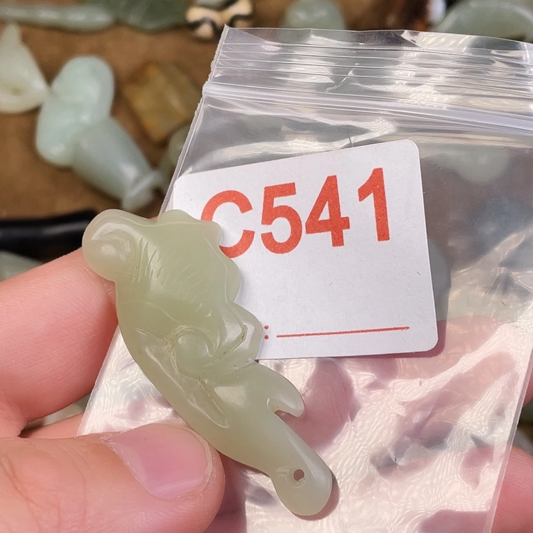 和田玉（糖玉）未镶嵌颈饰