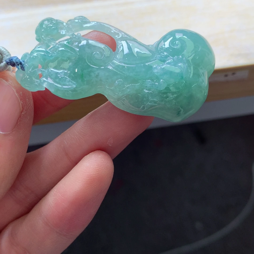 翡翠颈饰未镶嵌吊坠
