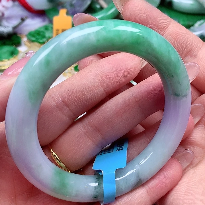 翡翠手镯未镶嵌翡翠手镯