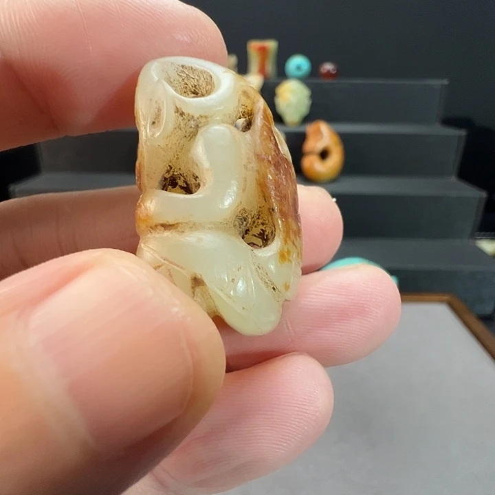 束***弋和田玉（糖玉）未镶嵌颈饰北方红山文化时期风格玉人