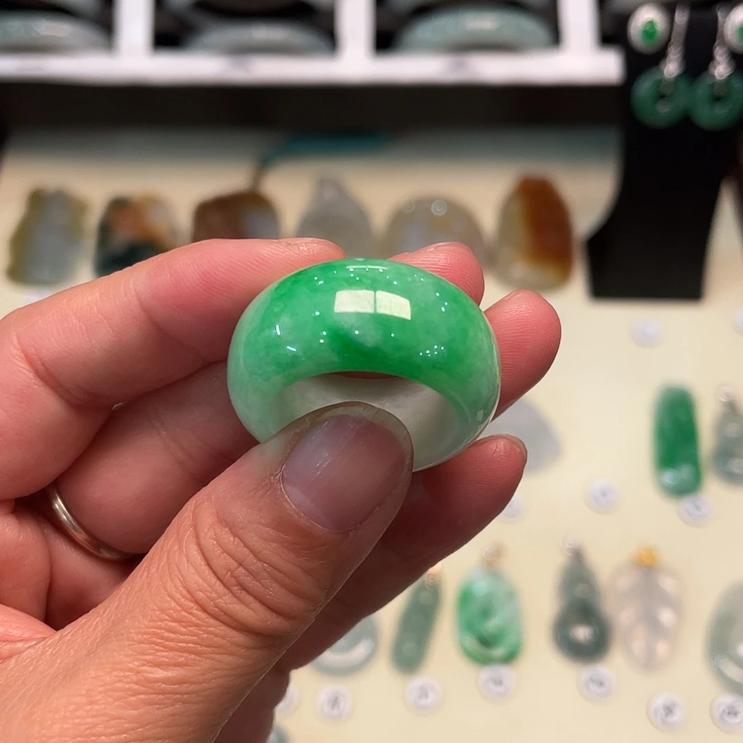 翡翠未镶嵌颈饰天然翡翠