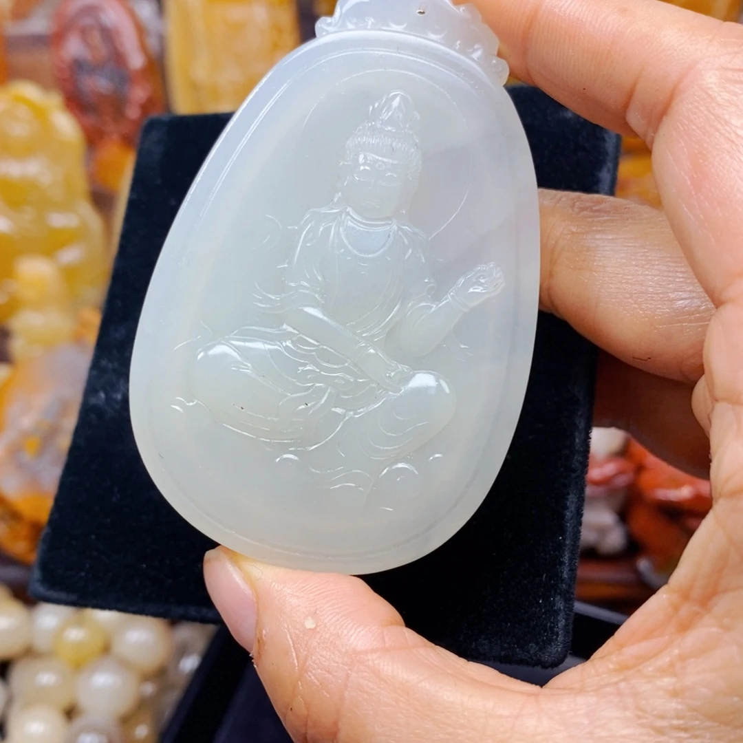 石英质玉（黄龙玉）未镶嵌颈饰