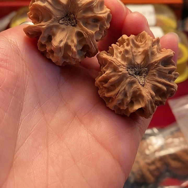 【闪购商品】文玩核桃吊坠三愣