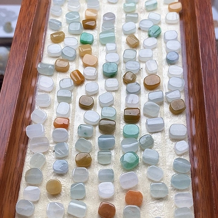 翡翠颈饰未镶嵌一个25