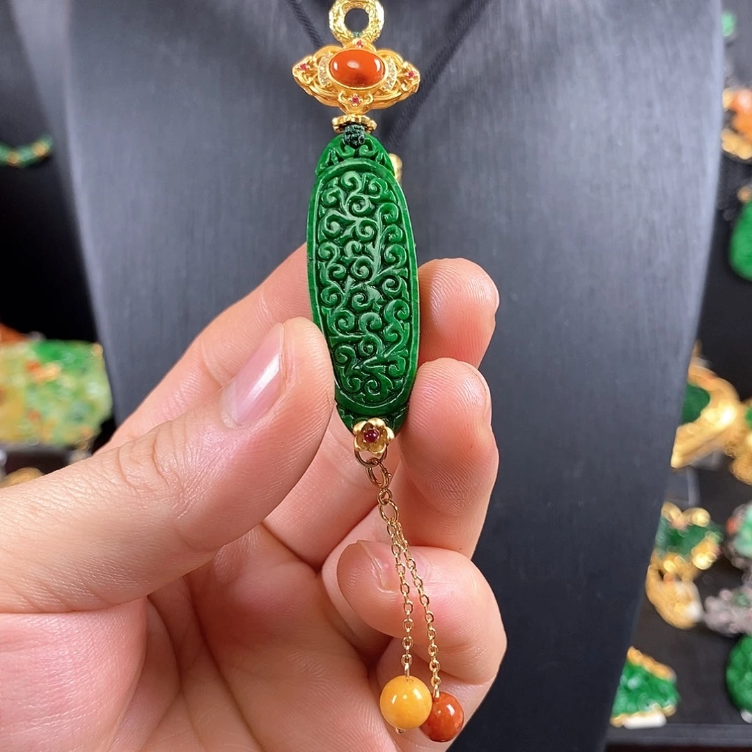 翡翠未镶嵌颈饰吊坠