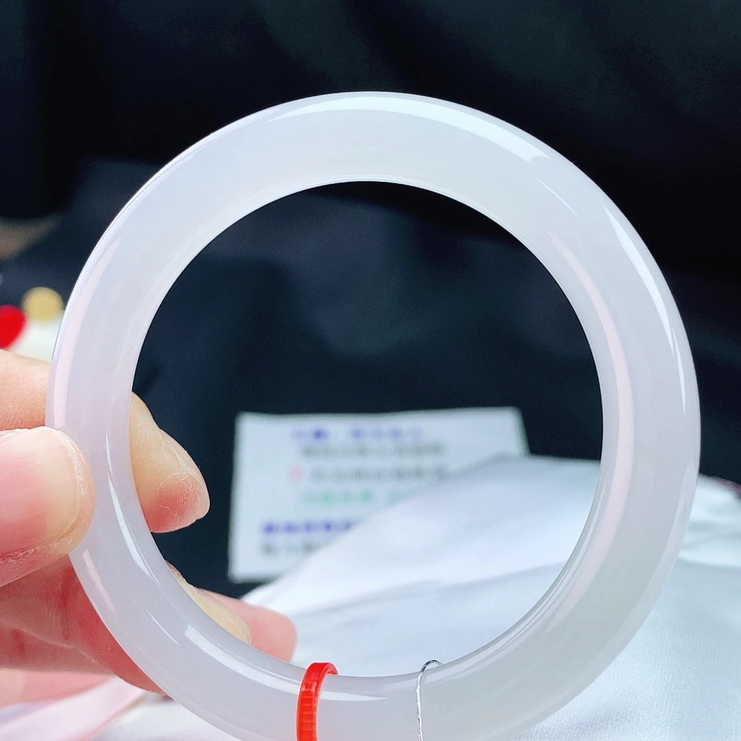 翡翠手镯未镶嵌53圈