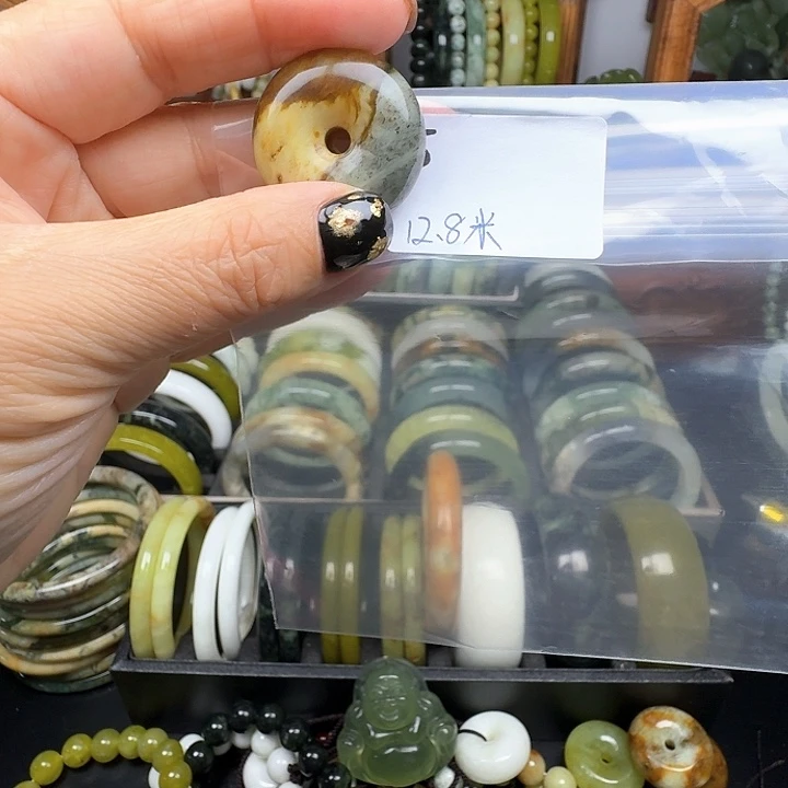 攒****蛇纹石玉未镶嵌手镯