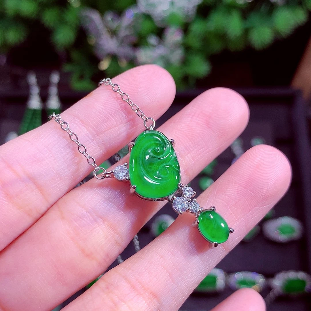 颈饰未镶嵌翡翠天然