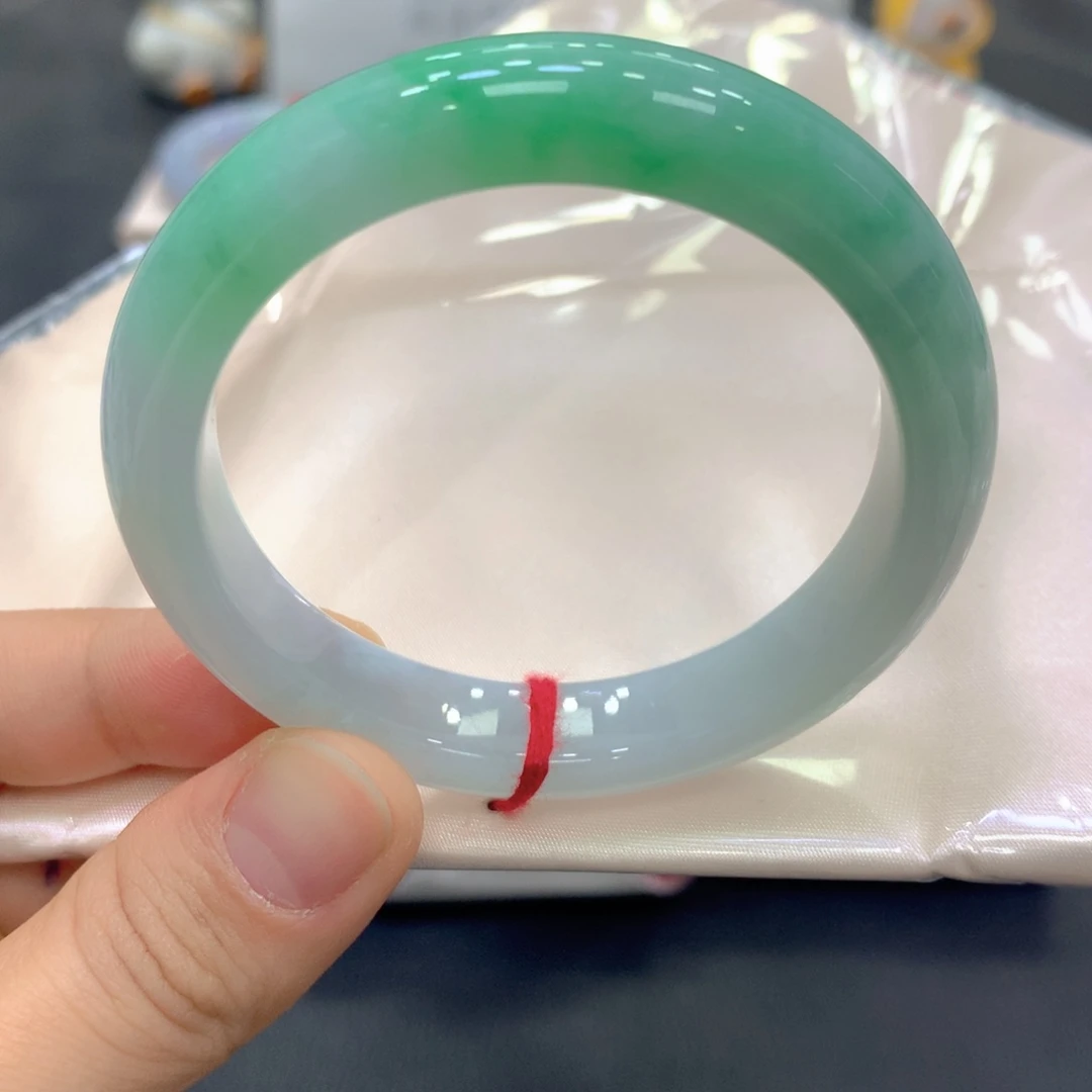 翡翠未镶嵌手镯翡翠19