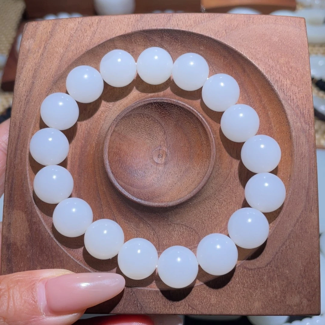 未镶嵌手链和田玉卡12圆珠