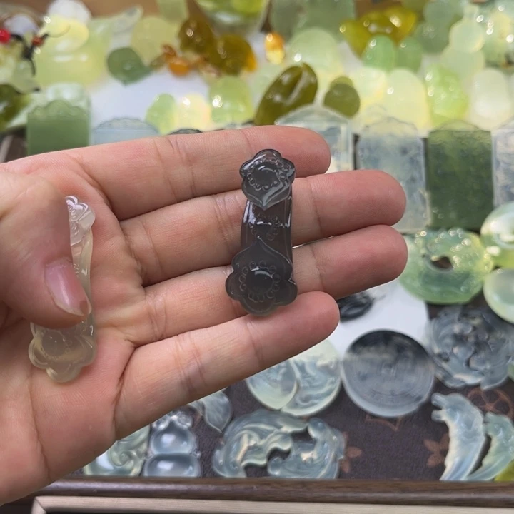 岫玉未镶嵌吊坠(不含链)