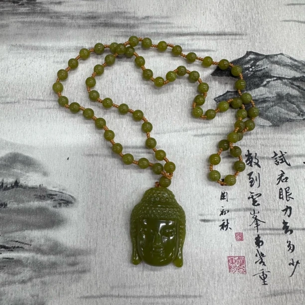 XY47天然岫玉绿色佛头挂坠项链