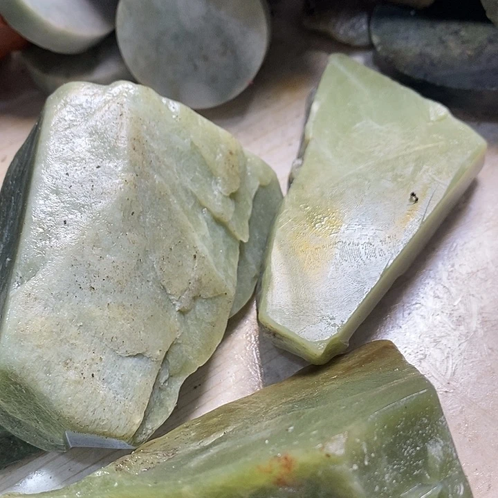 透闪石质玉珠宝半成品未镶嵌