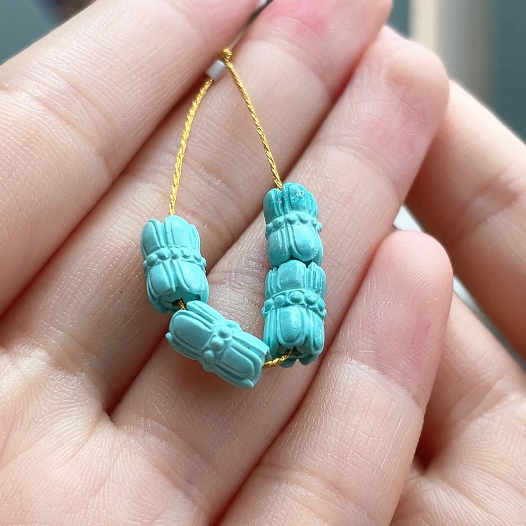 未镶嵌绿松石颈饰